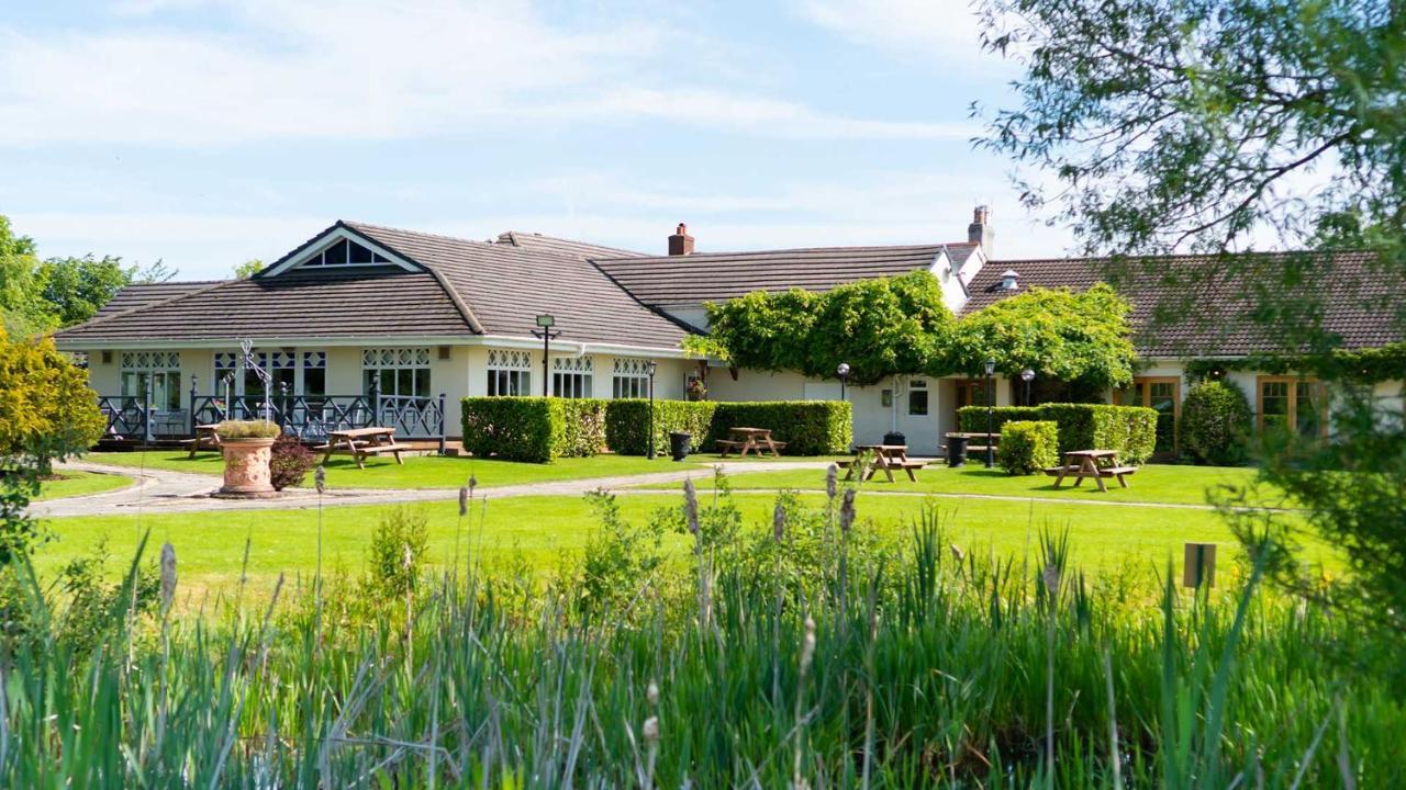 Holt Lodge Hotel Wrexham Exterior photo